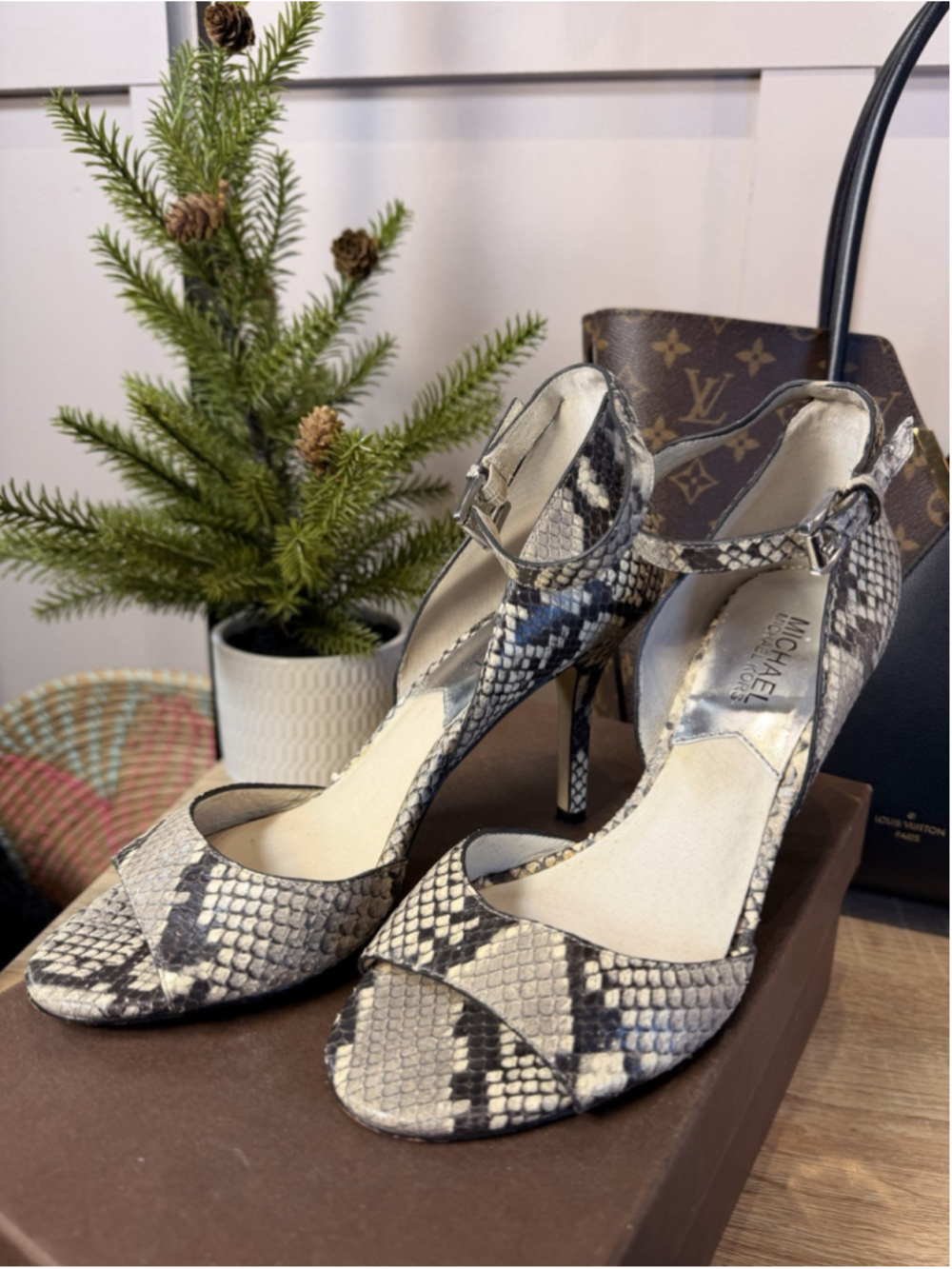 Michael Kors Snakeskin Print Ankle Strap Heels Size 7.5 Leather Stiletto Sandals - Picture 9 of 9
